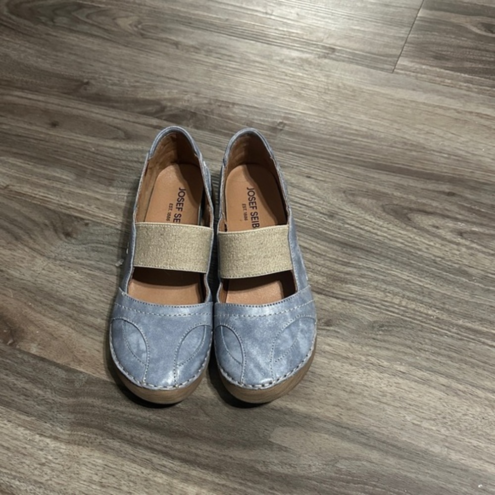 Josef Seibel Women's Blue and Tan Flats